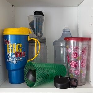 Mixed Lot - Water Bottle and Plastic Tumbler Cups - Drink Set - Movie Stage Prop